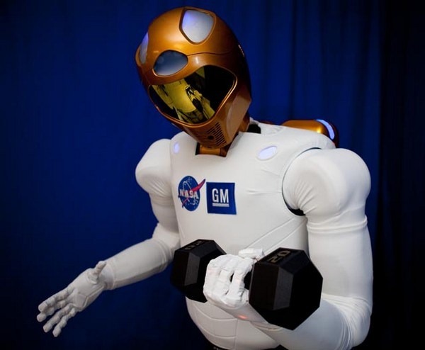 Bu bilim kurgu değil. Bu R2, uzaydaki ilk insansı robot ve Linux ile çalışıyor. (Resim: NASA)